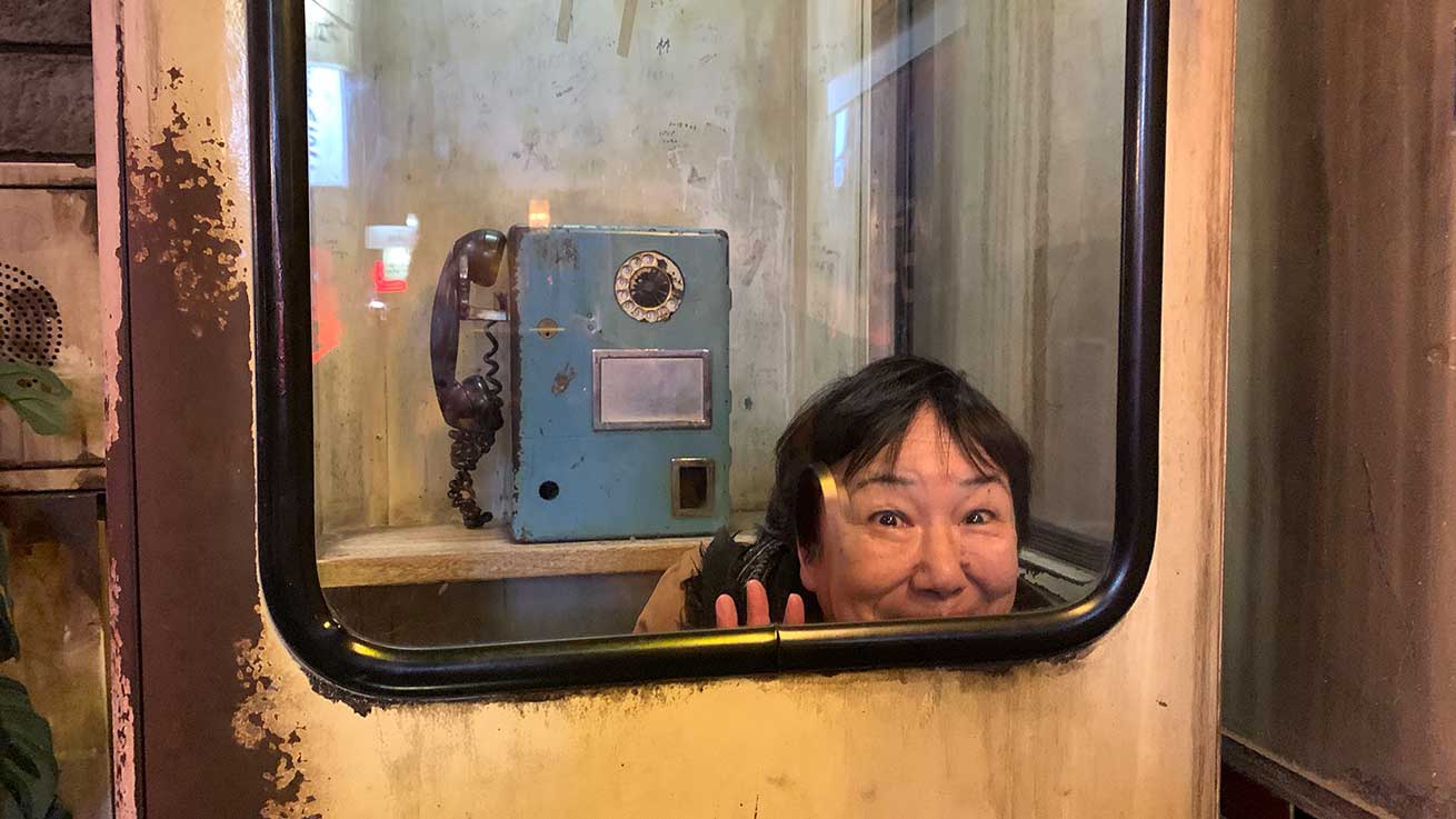 cokoguri - Coco in Showa phone booth
